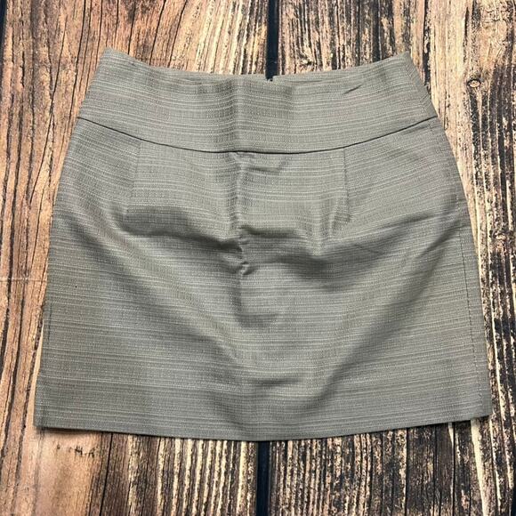 J. Crew Women's Beige Mini Skirt Size 0 Short Solid Back Zipper - Picture 1 of 3